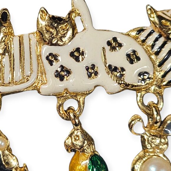Vintage ANGEL Signed Multi Color Enamel Kitty Cat Kitten Brooch w/Toy Dangles - Picture 7 of 11
